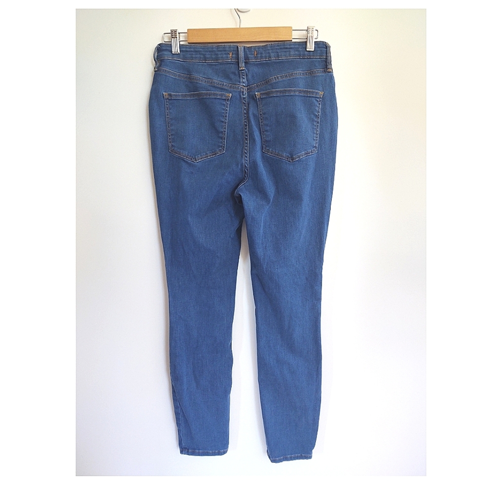 Free People Destroyed Long & Lean Jeggings  Size 31 - Picture 5 of 14